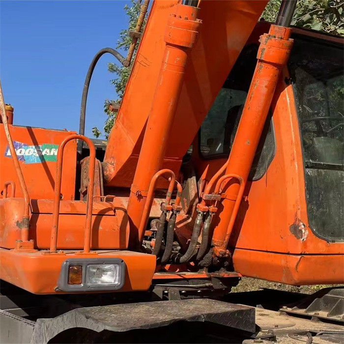 Preço baixo 22 toneladas usadas coreano escavadeira de rodas Doosan DX 210W-7 com menos horas de trabalho