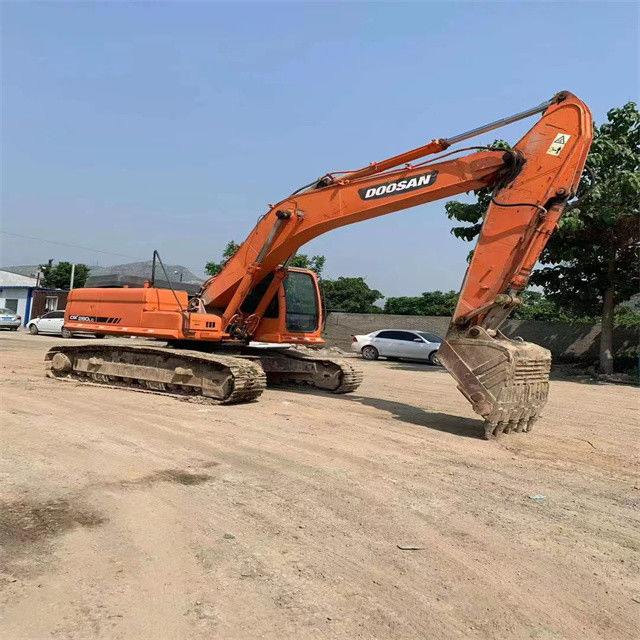 Excavadora de 25 toneladas pronta para o trabalho e experiente usada Coreia importada Doosan DX 260LC