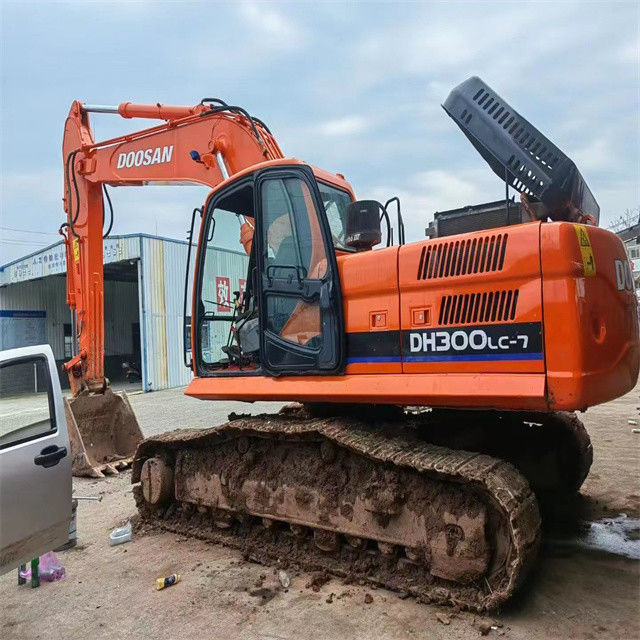 Excavadora de 29 toneladas pronta para o trabalho e experiente usada da Coreia importada Doosan DX 300LC em boas condições