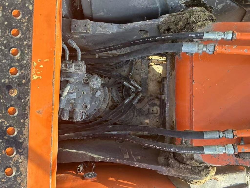 21 toneladas Excavador usado pronto para o trabalho e experiente usado Coreia importado Hitachi 210-3 Em boas condições