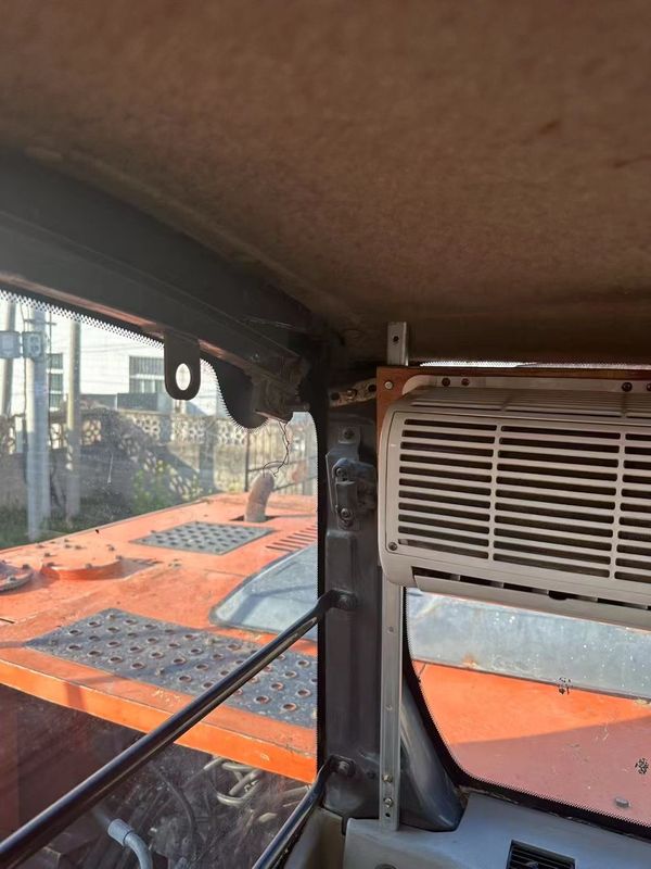 21 toneladas Excavador usado pronto para o trabalho e experiente usado Coreia importado Hitachi 210-3 Em boas condições