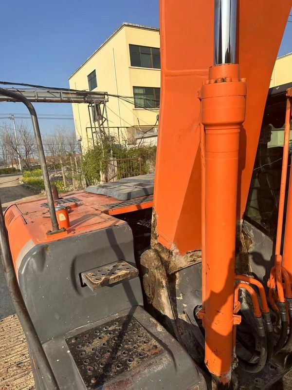21 toneladas Excavador usado pronto para o trabalho e experiente usado Coreia importado Hitachi 210-3 Em boas condições