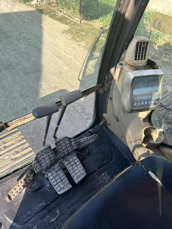 21 toneladas Excavador usado pronto para o trabalho e experiente usado Coreia importado Hitachi 210-3 Em boas condições