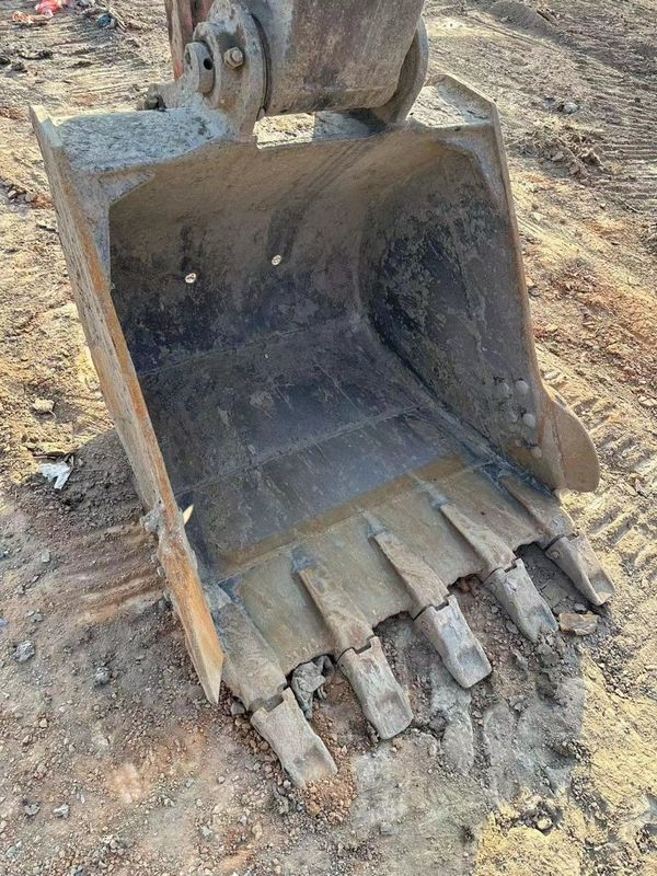 21 toneladas Excavador usado pronto para o trabalho e experiente usado Coreia importado Hitachi 210-3 Em boas condições