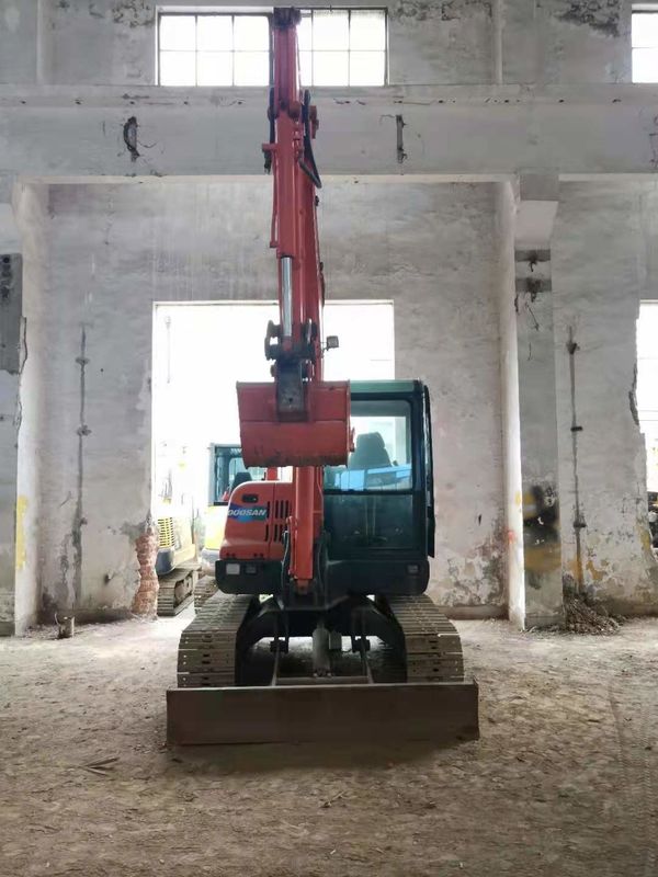 6 toneladas prontas para o trabalho e experientes usadas Coreia importado DOOSAN DX60 em boas condições