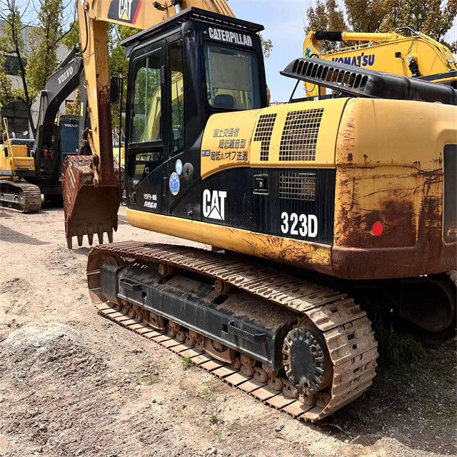 23 toneladas prontas para o trabalho e experientes usadas Japão Caterpillar 323 D em boas condições