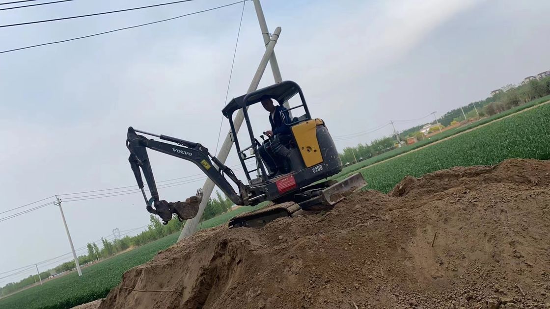 A Suécia importou uma máquina de escavadeira de alta qualidade Volvo EC18D, usada quase nova.