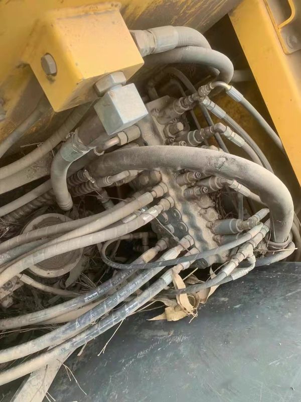 A Suécia importou uma máquina de escavadeira de alta qualidade, a Volvo EC80D, quase nova, quase 100% pronta.