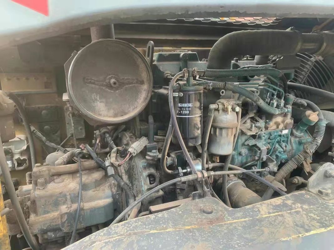 A Suécia importou uma máquina de escavadeira de alta qualidade, a Volvo EC80D, quase nova, quase 100% pronta.