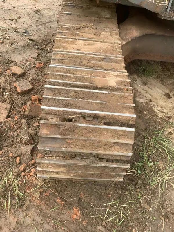 A Suécia importou uma máquina de escavadeira de alta qualidade, a Volvo EC80D, quase nova, quase 100% pronta.