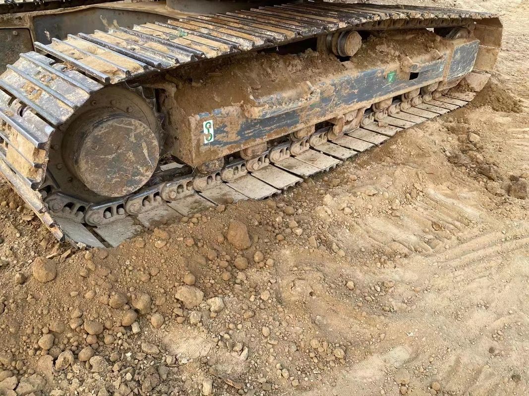 A Suécia importou uma máquina de escavadeira de alta qualidade, a Volvo EC140BL.