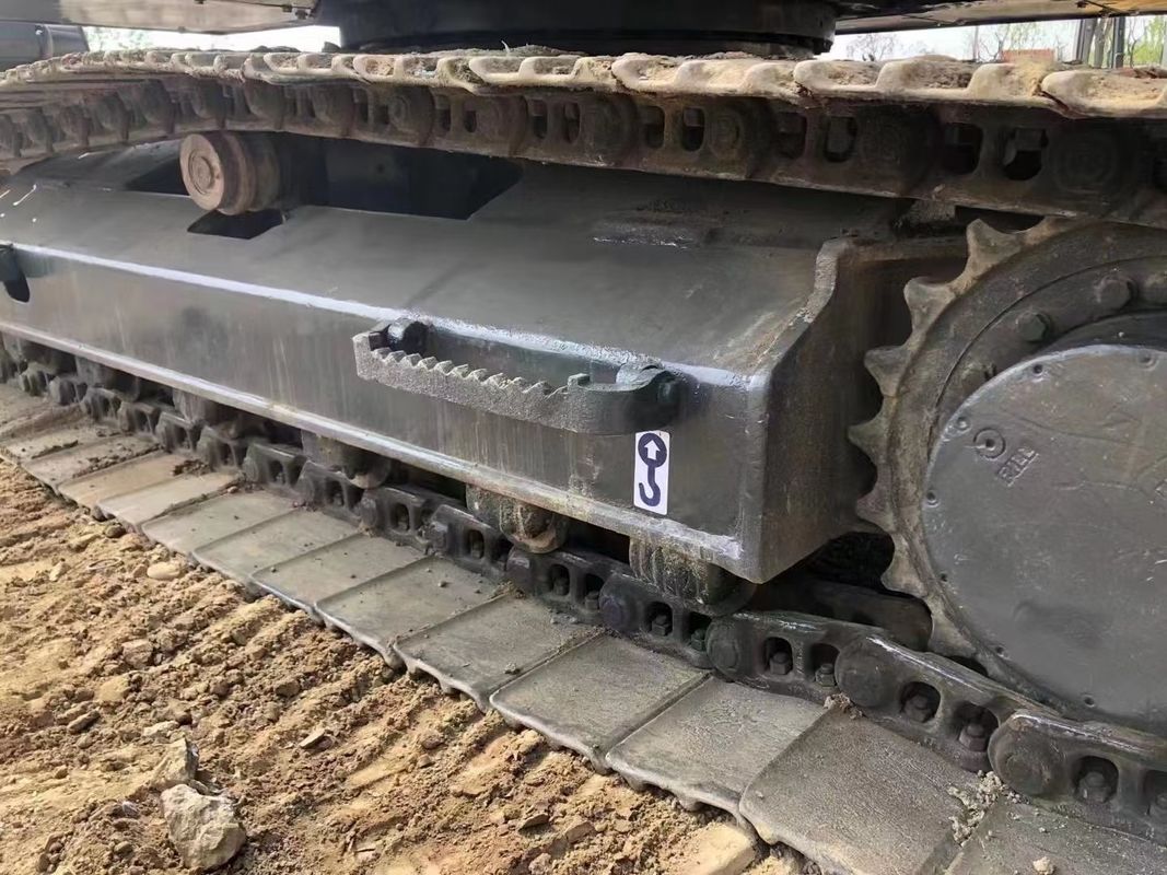 A Suécia importou uma máquina de escavadeira de alta qualidade, a Volvo EC140D.