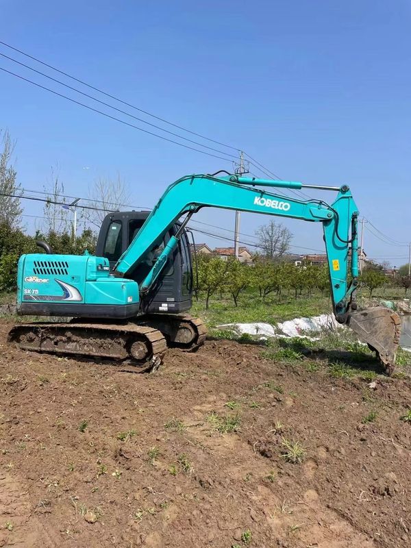 mini escavadeira usada KOBELCO SK75-8 Máquina de escavadeira usada Potência do motor 42kW
