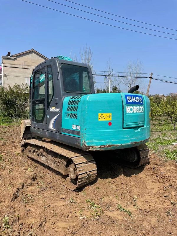 mini escavadeira usada KOBELCO SK75-8 Máquina de escavadeira usada Potência do motor 42kW