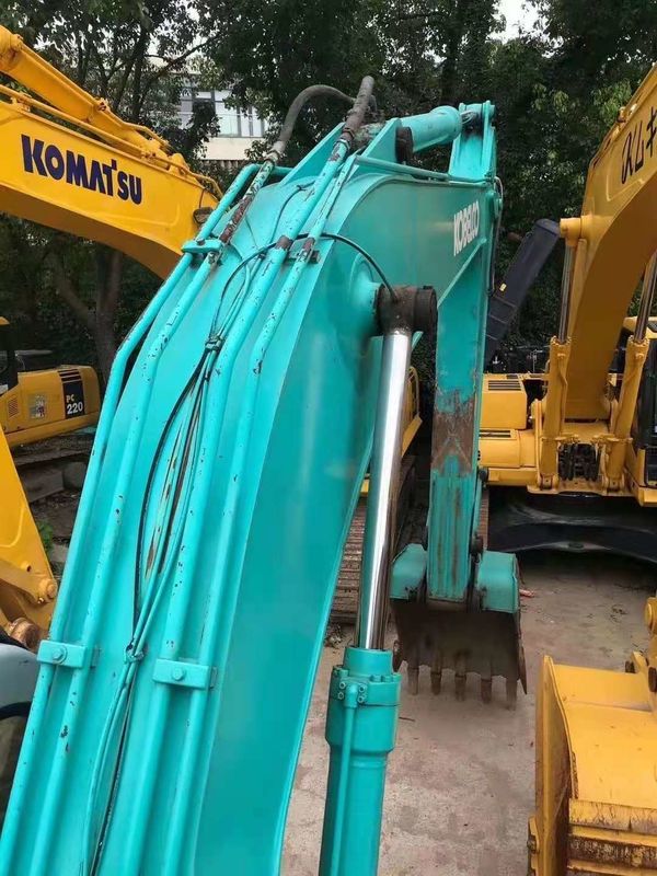 Excavadora usada Kobelco SK200 para venda.