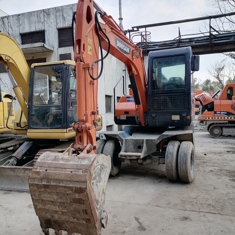 5 toneladas Coreia importado 90% novo Doosan DX 60W Usado Roda escavadeira com alta qualidade e melhor desempenho para venda