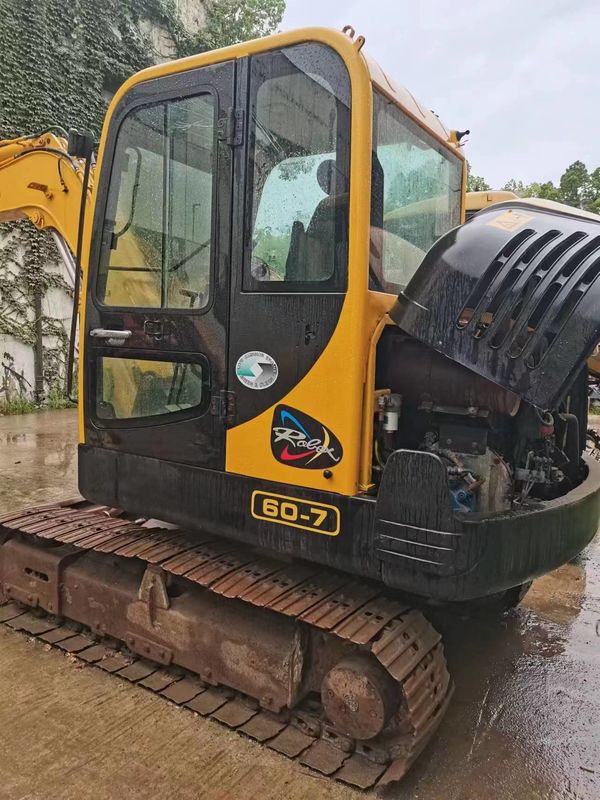 Hyundai R60 usado Capacidade do balde Max. 0.18 M3 5.6m comprimento de transporte