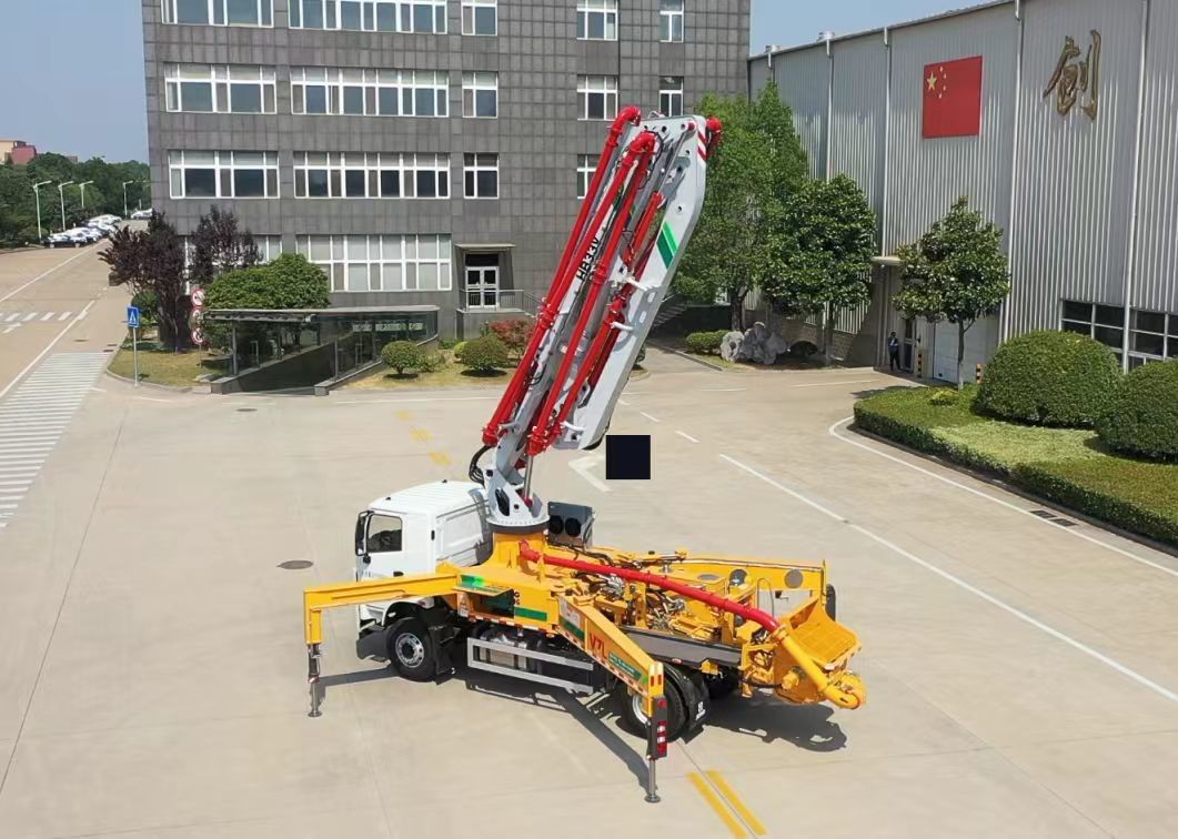 6×4 ou 8×4 drive pronto para trabalhar XCMG. HB37A 37 m caminhão de bomba de concreto para entrega de concreto e derramamento