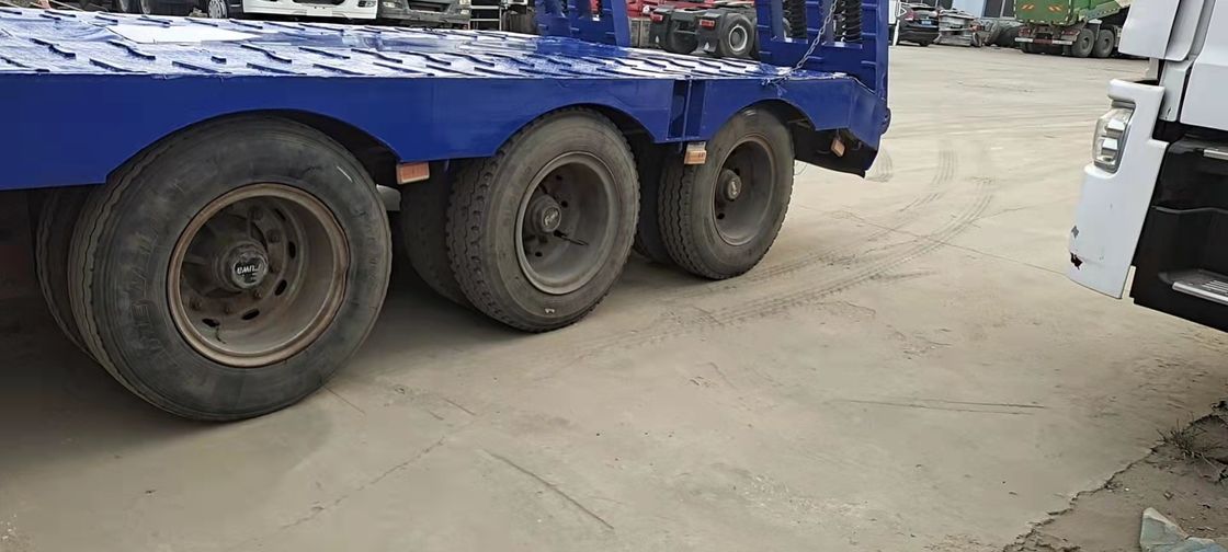 Semi-reboque de dois eixos com baixo leito, com baixa distância do solo e grande capacidade de carga