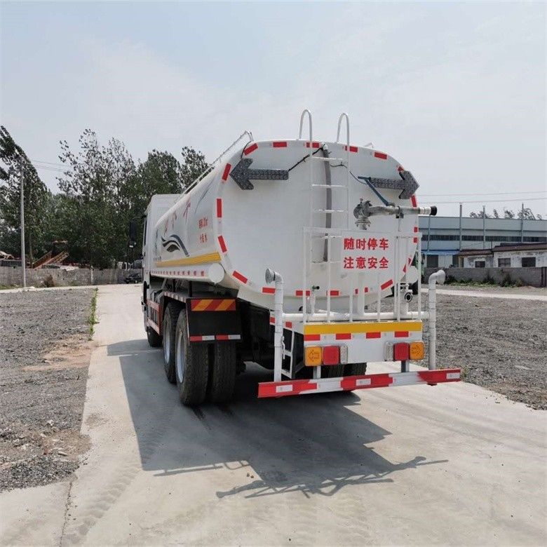 Máquina de limpeza de caminhão de tanque de água de armazenamento de 12000-15000L com caminhão Isuzu importado do Japão