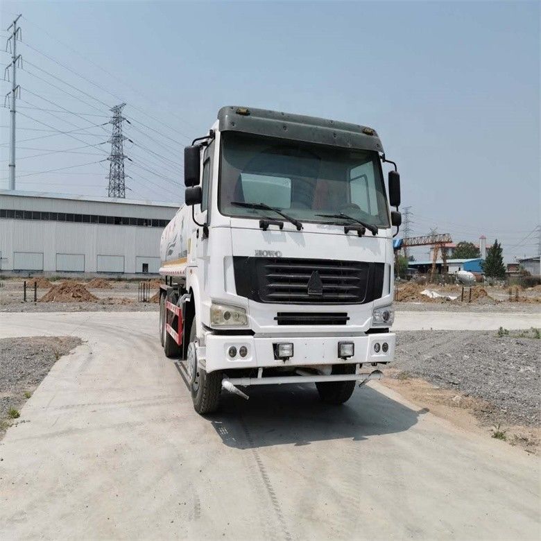 Tanque de aço carbono Isuzu Howo Caminhão de água perfeito estado Japão importado de segunda mão