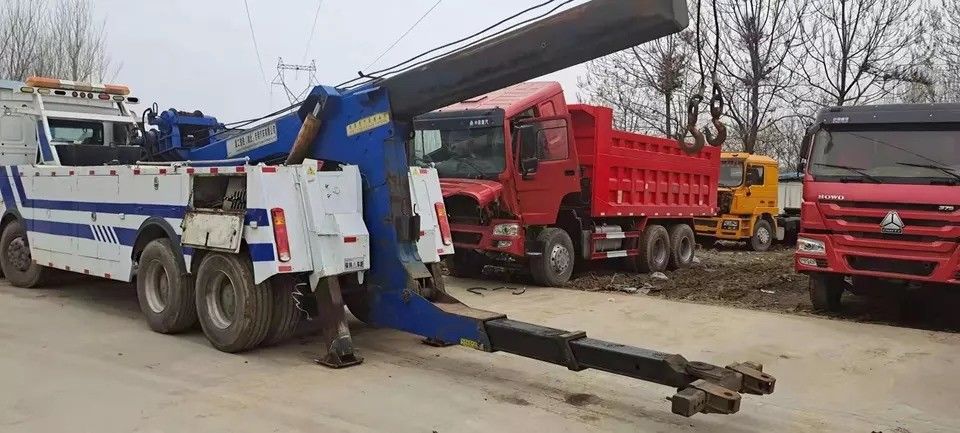 4x2/6x2/6x4/8x4/8x6/4x4/6x6 Tipo de condução Caminhão destruidor com alta potência