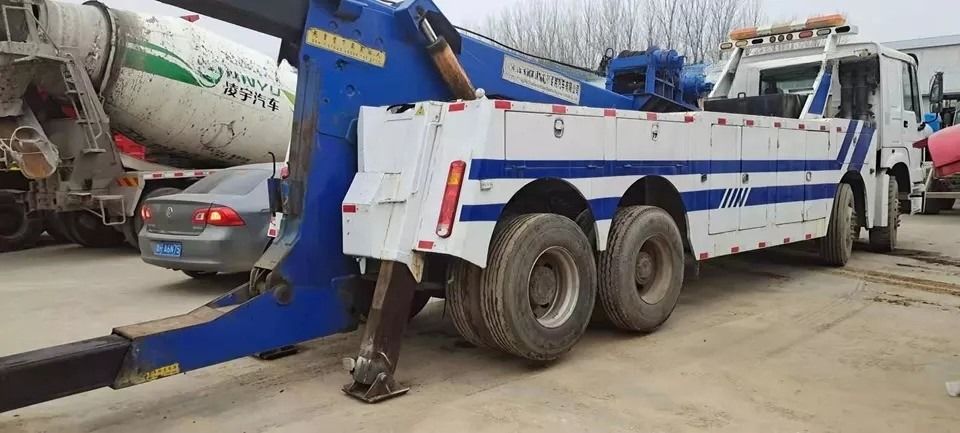 4x2/6x2/6x4/8x4/8x6/4x4/6x6 Tipo de condução Caminhão destruidor com alta potência