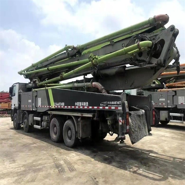 Caminhão de bombeamento de concreto Zoomlion usado 37m 42m 48m 52m Garantia e desempenho óptimo