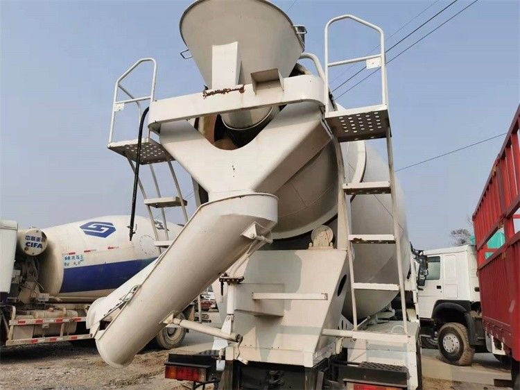 Usado Shacman F3000 caminhão de mistura de cimento de concreto com 20r / min velocidade de tambor de mistura