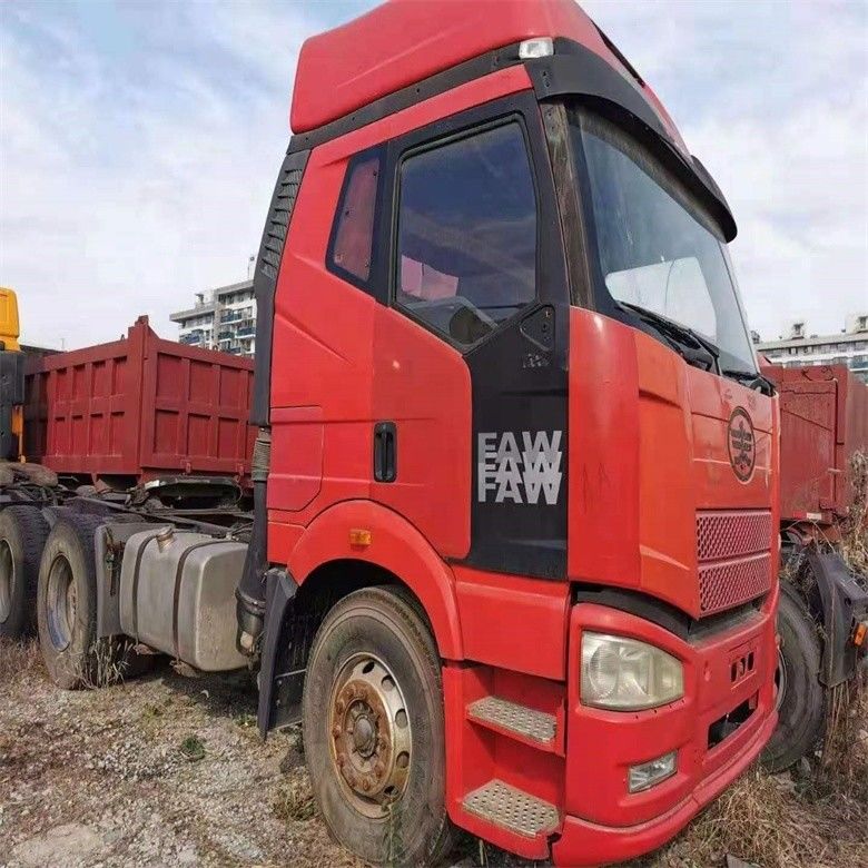 Caminhão-trator usado FAW 6x4 Cabeça de caminhão com transmissão manual e em bom estado