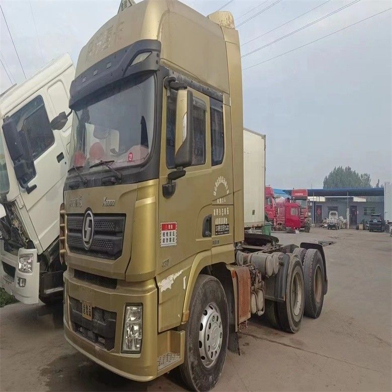 Shacman 6 X 4 ADE X3000 de segunda mão com assento normal do motorista e transmissão manual
