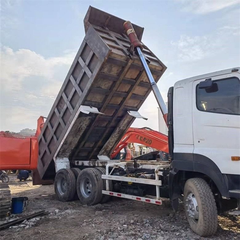 Sistema multimídia usado HINO 6*4 camião de descarga pesado 700 para construção pesada