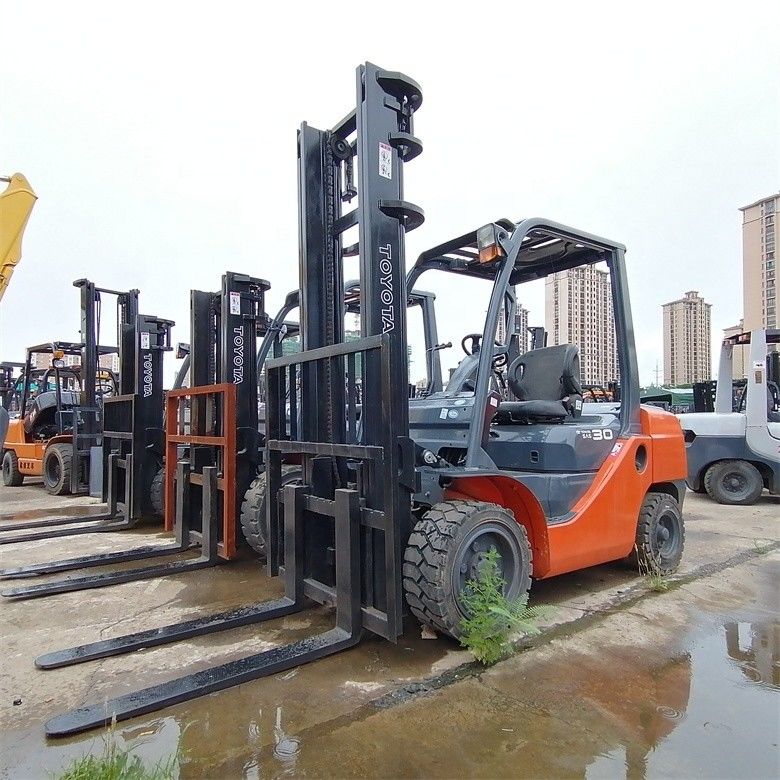 Multifuncional de 3 toneladas importado do Japão usado Toyota em elevadores de mão-de-obra pronto em horas de trabalho reduzidas