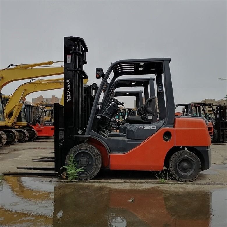 Multifuncional de 3 toneladas importado do Japão usado Toyota em elevadores de mão-de-obra pronto em horas de trabalho reduzidas