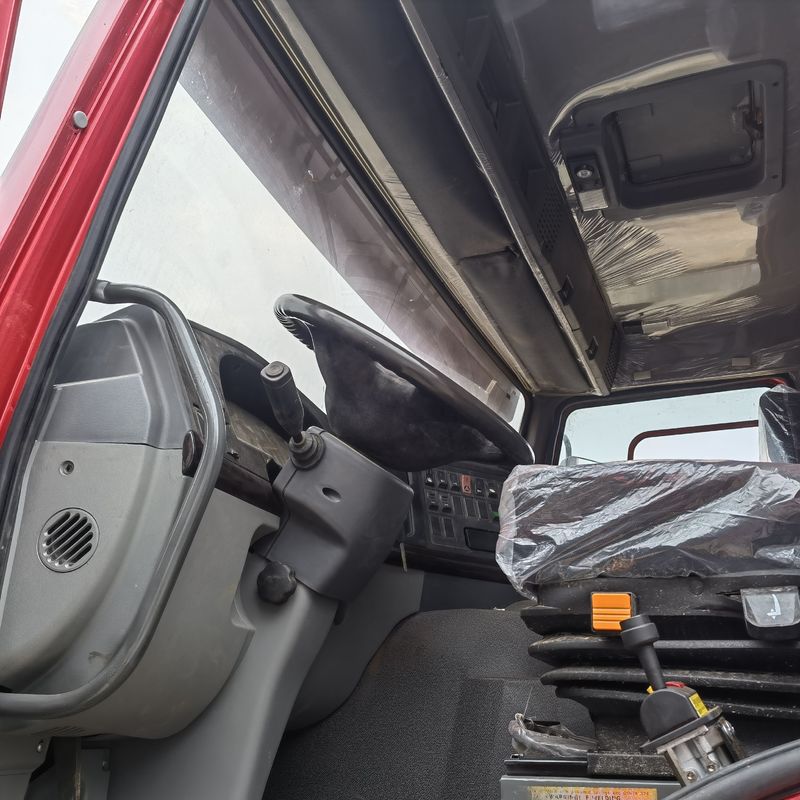 Caminhão de segunda mão de 371 cv Howo usado Caminhão de 6x4 com sistema multimídia 10 rodas