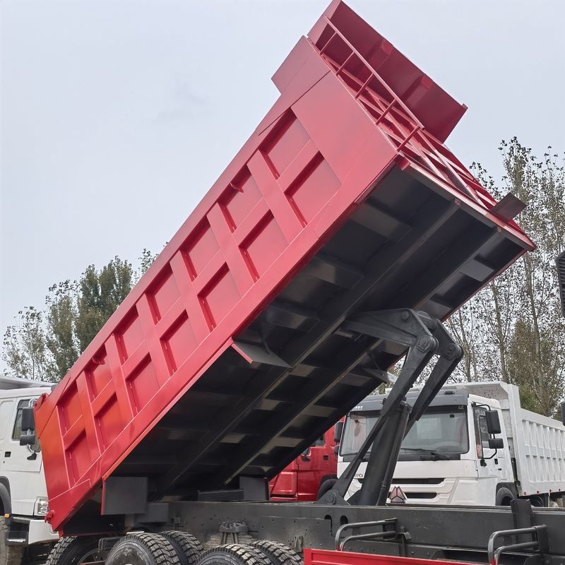 Caminhão de segunda mão de 371 cv Howo usado Caminhão de 6x4 com sistema multimídia 10 rodas
