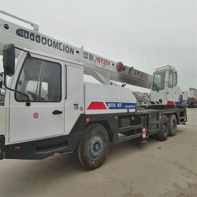 Zoomline QY25V guindaste rodoviário de 25 toneladas em excelente estado com 1900-2000 horas de trabalho
