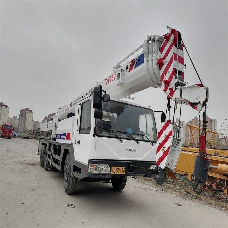 Zoomline QY25V guindaste rodoviário de 25 toneladas em excelente estado com 1900-2000 horas de trabalho