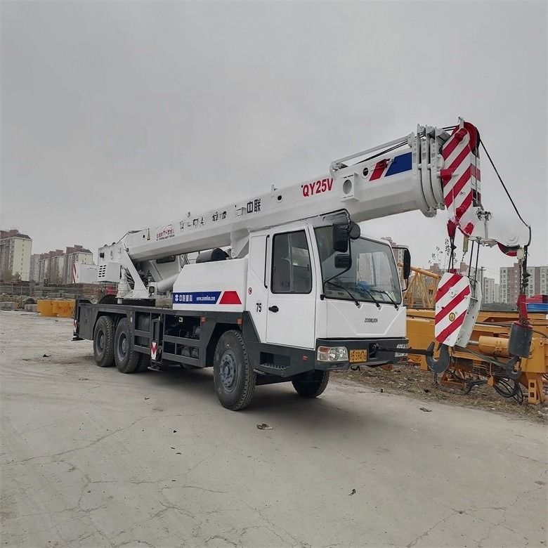 Zoomline QY25V guindaste rodoviário de 25 toneladas em excelente estado com 1900-2000 horas de trabalho