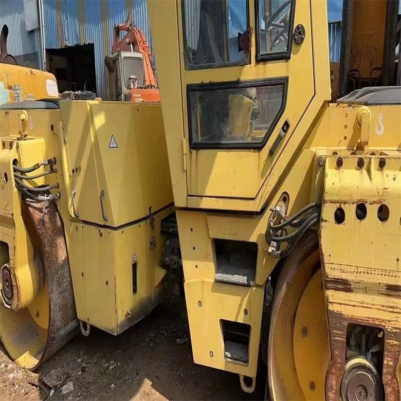 10 toneladas de peso de funcionamento utilizado BOMAG BW 202 AHD-2 Roller rodoviário e desempenho garantido