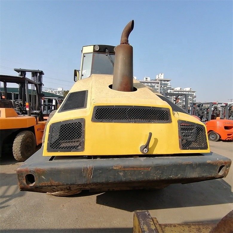 Grande popularidade gozada pelo compactador BW 226DH-4 Bomag com 2000-2100 horas de trabalho