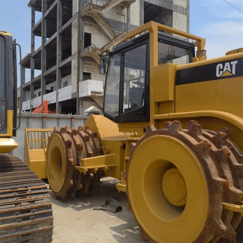 35 toneladas usadas Caterpillar Cat 826G compactador em excelente estado cor original Japão