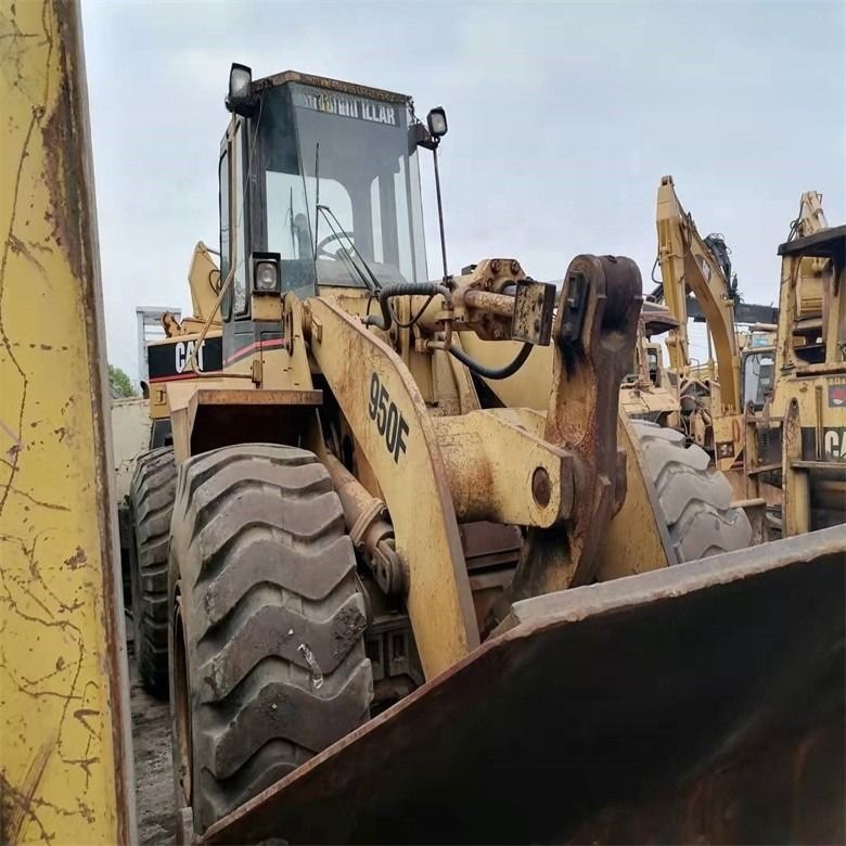 Caterpillar 950F Carregador de rodas de 17 toneladas com cilindrada de 6,6 litros e 3200-3300 horas de trabalho