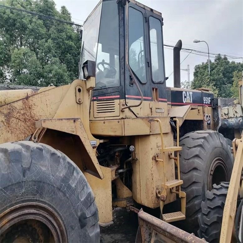 Caterpillar 950F Carregador de rodas de 17 toneladas com cilindrada de 6,6 litros e 3200-3300 horas de trabalho