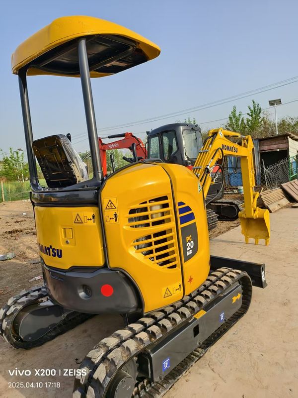 Máquina de escavadeira de 2 toneladas com certificação Komatsu PC20MR quase nova para venda