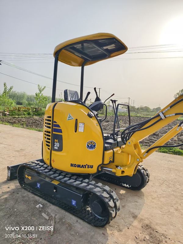 Máquina de escavadeira de 2 toneladas com certificação Komatsu PC20MR quase nova para venda
