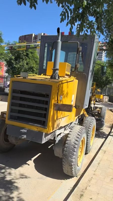 Motor Grader Komatsu GD355A-1 usado para venda.
